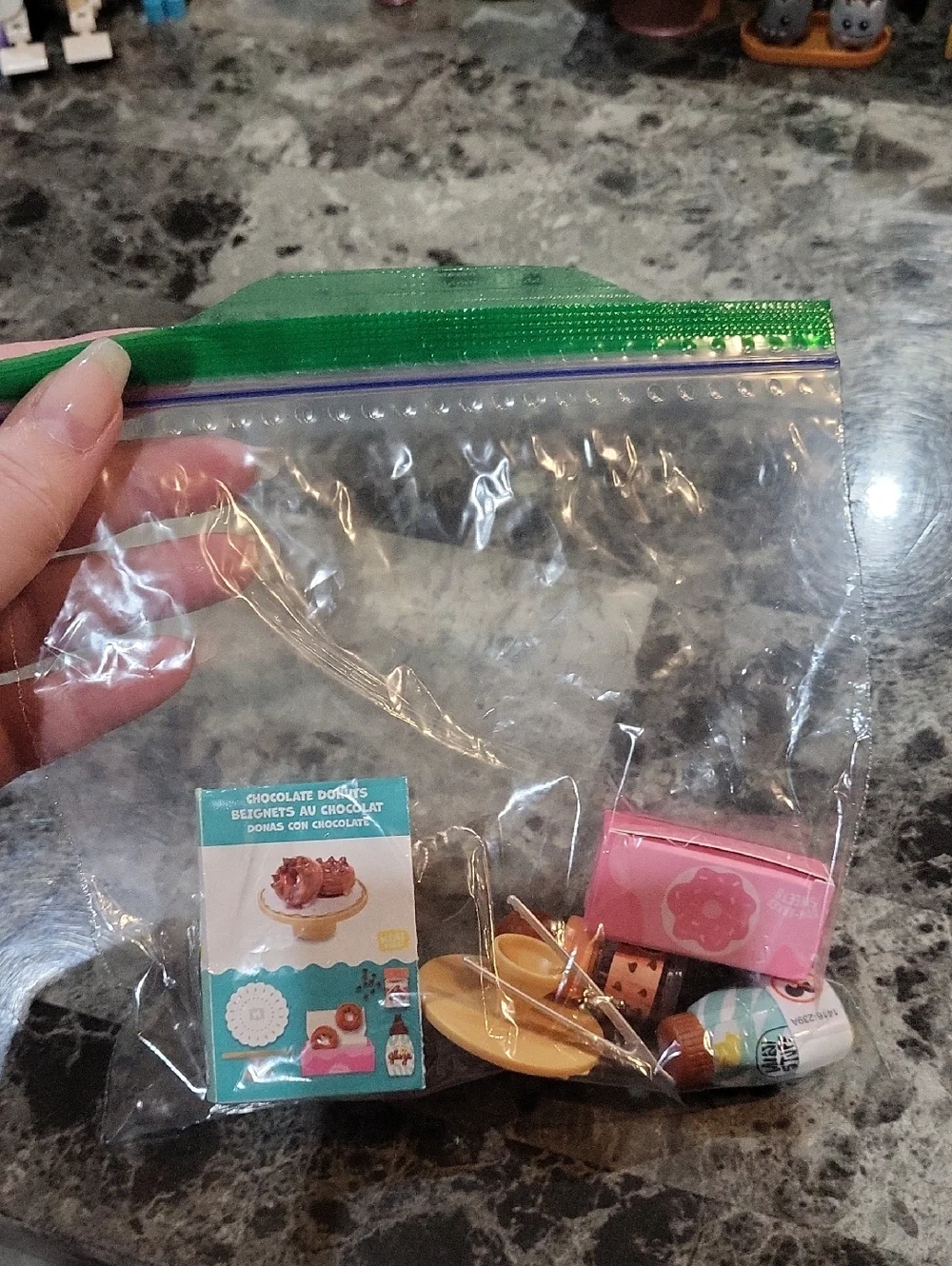 Miniverse Make It Mini Chocolate Donuts